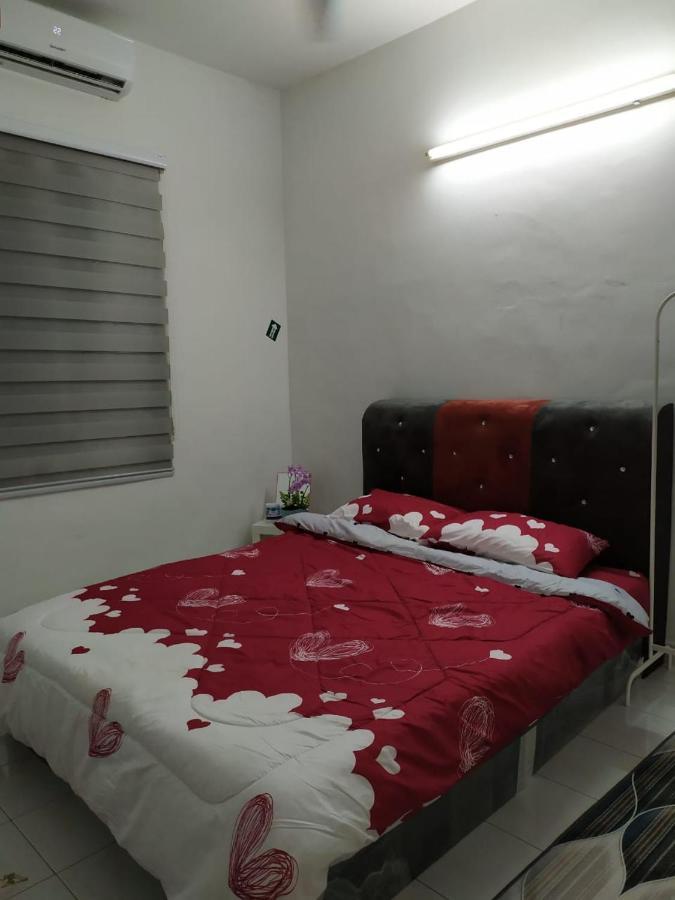 Anggun Homestay Seri Iskandar Extérieur photo