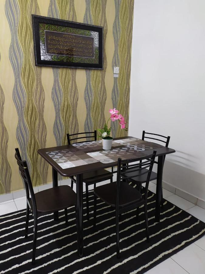 Anggun Homestay Seri Iskandar Extérieur photo