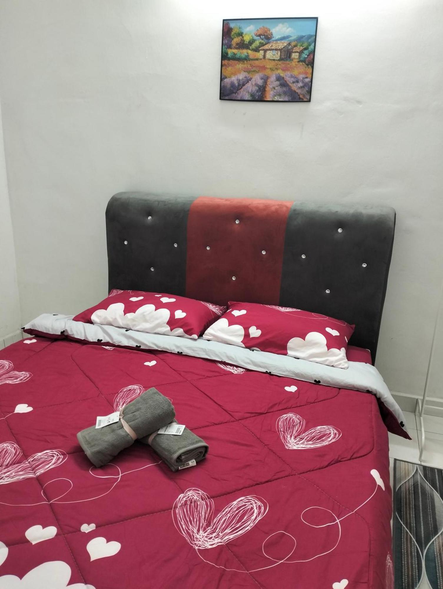 Anggun Homestay Seri Iskandar Extérieur photo